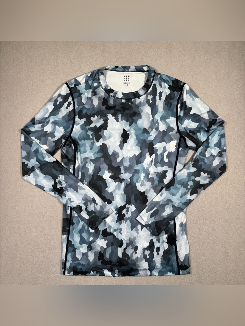 Title Nine Grace Base Layer Long Sleeve Shirt Womens M Blue Pacific Print UPF 50